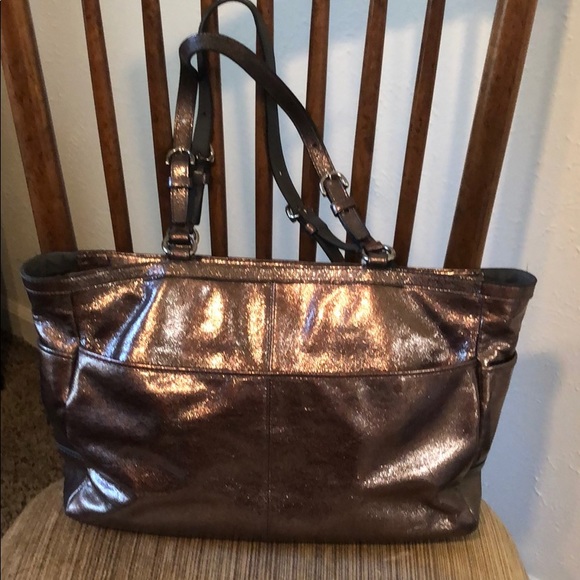 Silver Gallery Tote - Picture 5 of 8